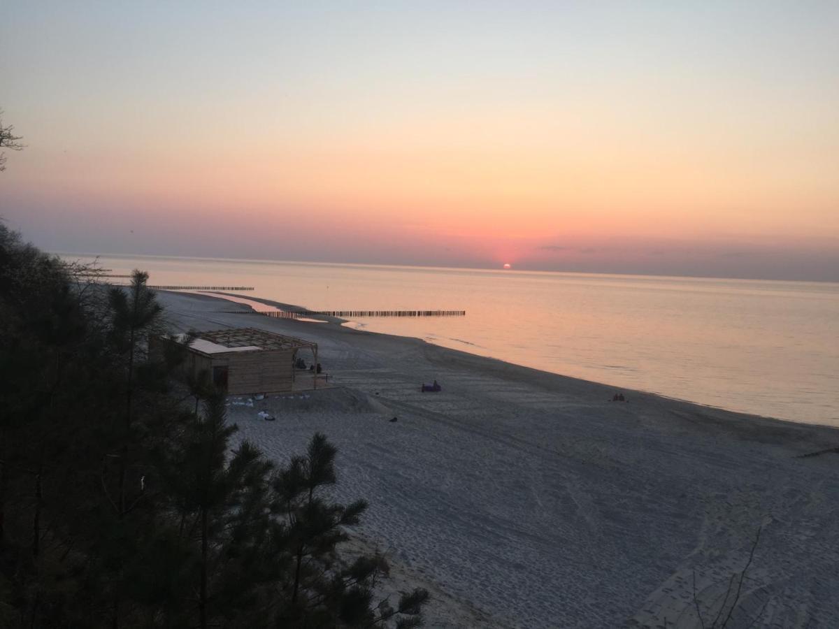 Apartament Nadmorski Z Basenem Klifowa Rewal Esterno foto