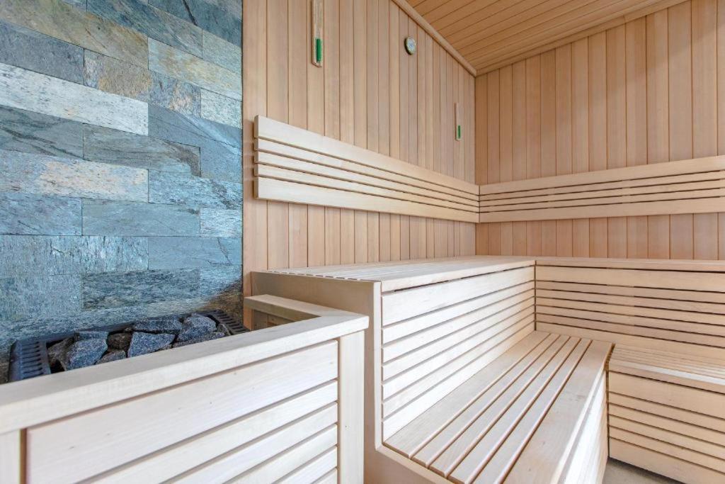 Apartament Nadmorski Z Basenem Klifowa Rewal Esterno foto