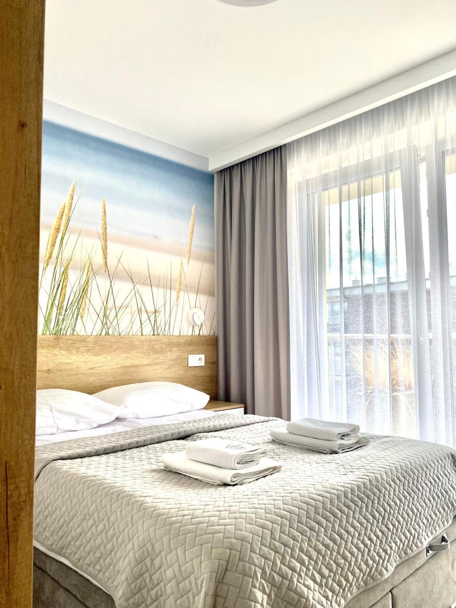 Apartament Nadmorski Z Basenem Klifowa Rewal Esterno foto
